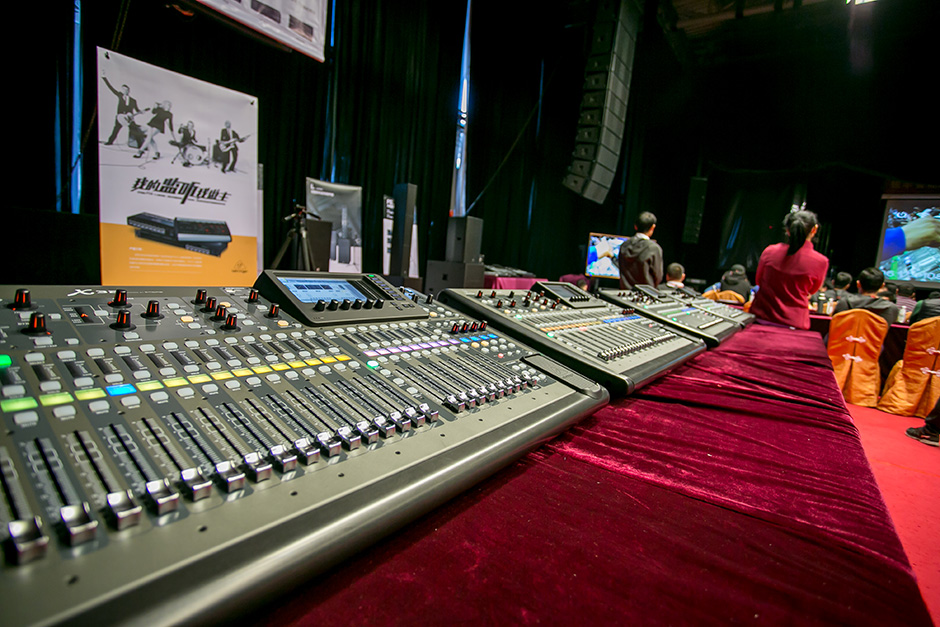 銳豐智能2017現(xiàn)場(chǎng)擴(kuò)聲技術(shù)研討會(huì)圓滿落幕 銳豐智能2017現(xiàn)場(chǎng)擴(kuò)聲技術(shù)研討會(huì)圓滿落幕